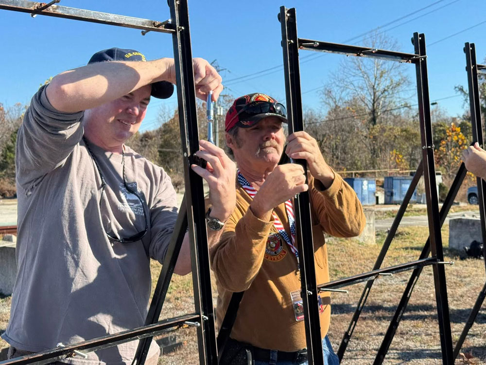 Veterans Day pictures of Rotarians helping
